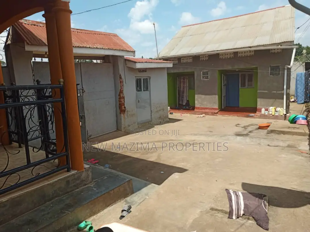 5bdrm House in Nansana Kabumbi, Division A for sale