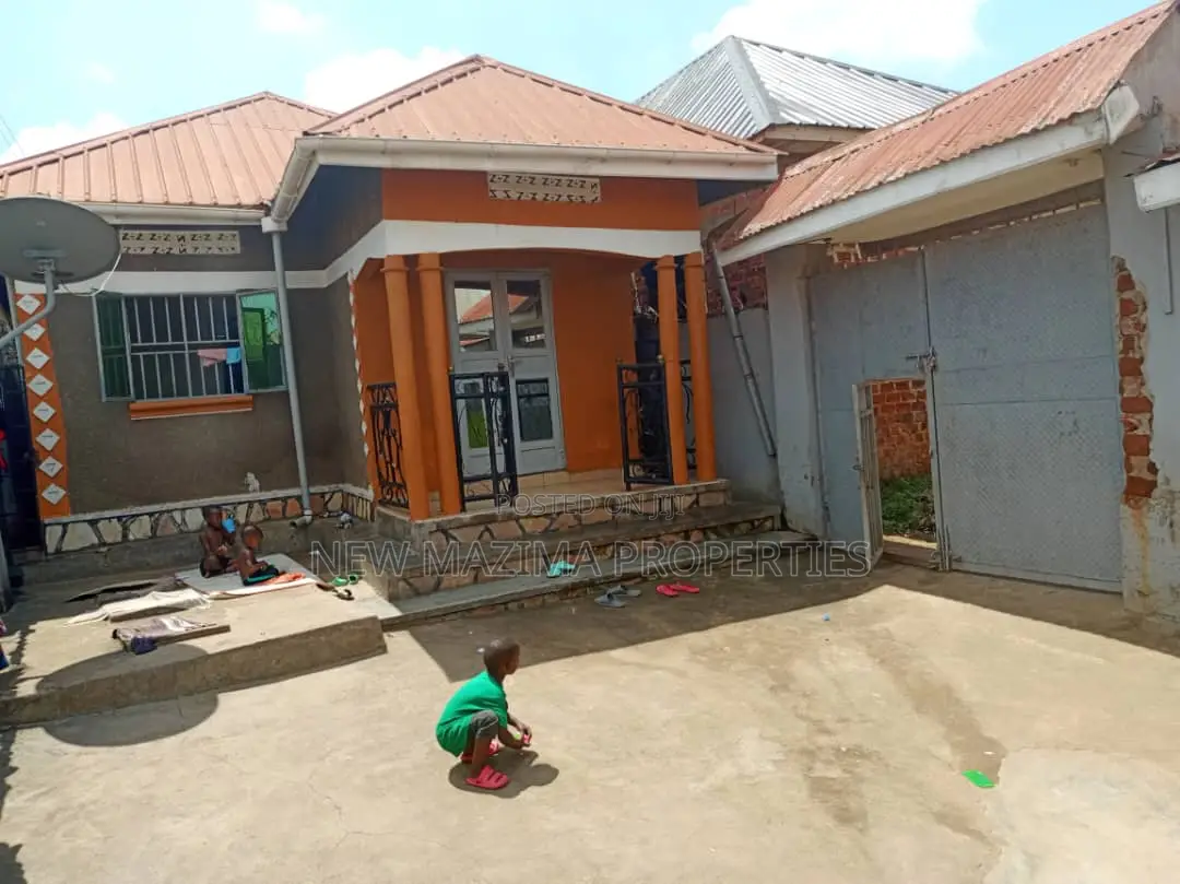 5bdrm House in Nansana Kabumbi, Division A for sale