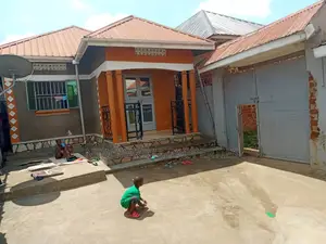 5bdrm House in Nansana Kabumbi, Division A for sale