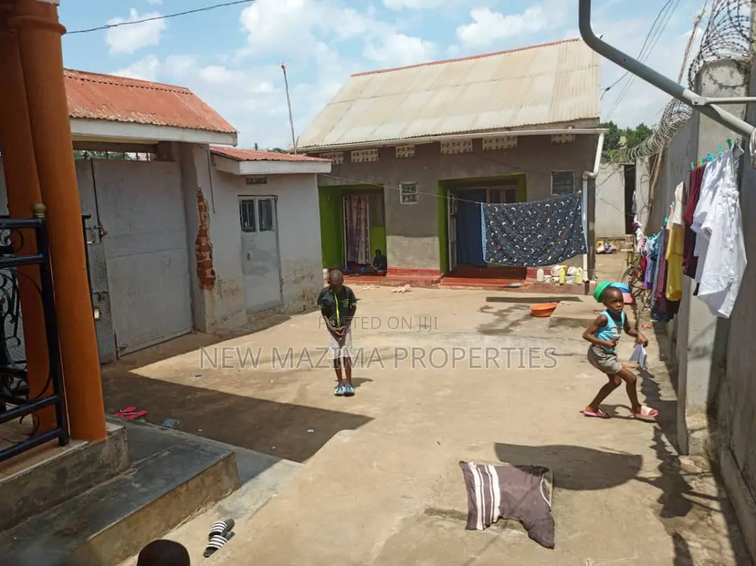 5bdrm House in Nansana Kabumbi, Division A for sale