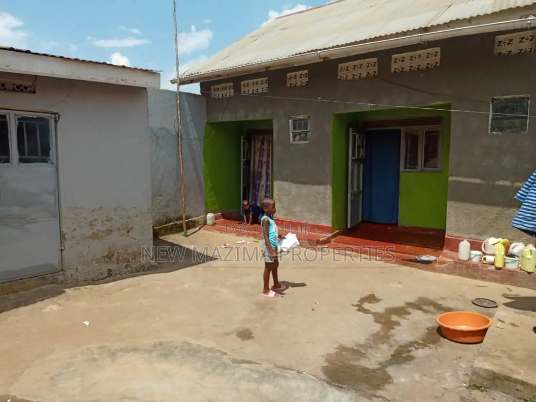 5bdrm House in Nansana Kabumbi, Division A for sale