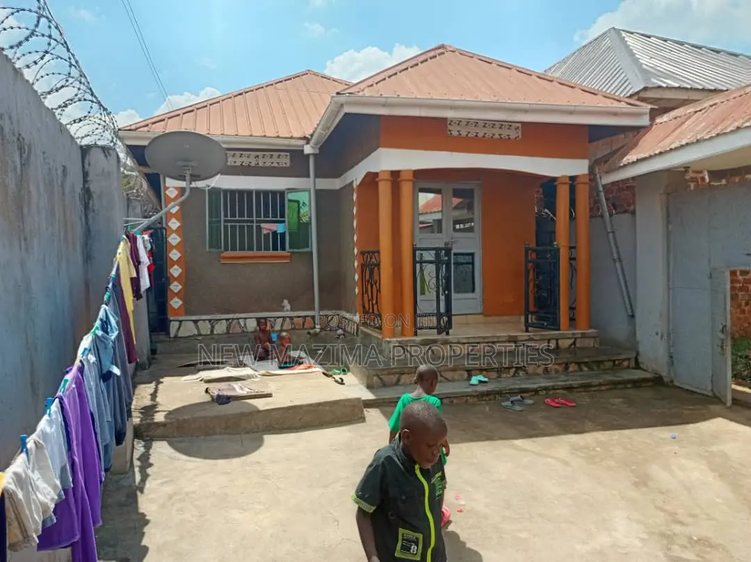 5bdrm House in Nansana Kabumbi, Division A for sale