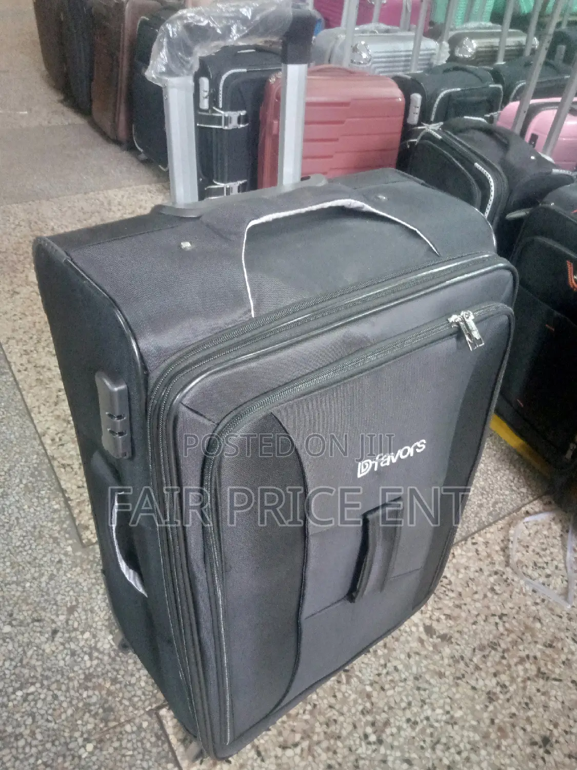 Original Cloth D Favor Suitcase. Large.( Black)