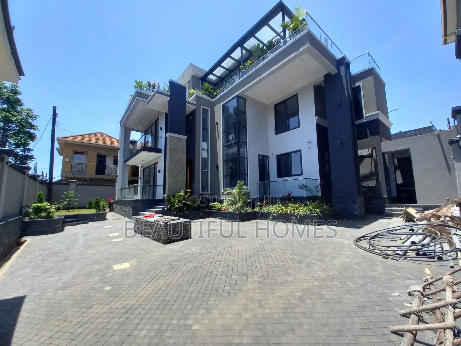 Furnished 6bdrm Duplex in Kya, Nakawa for sale
