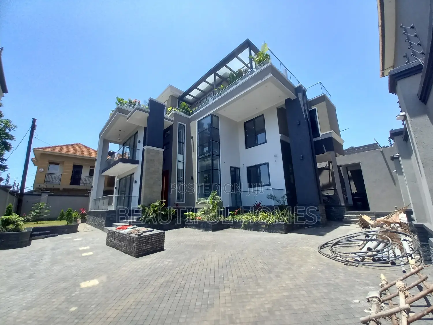 Furnished 6bdrm Duplex in Kya, Nakawa for sale