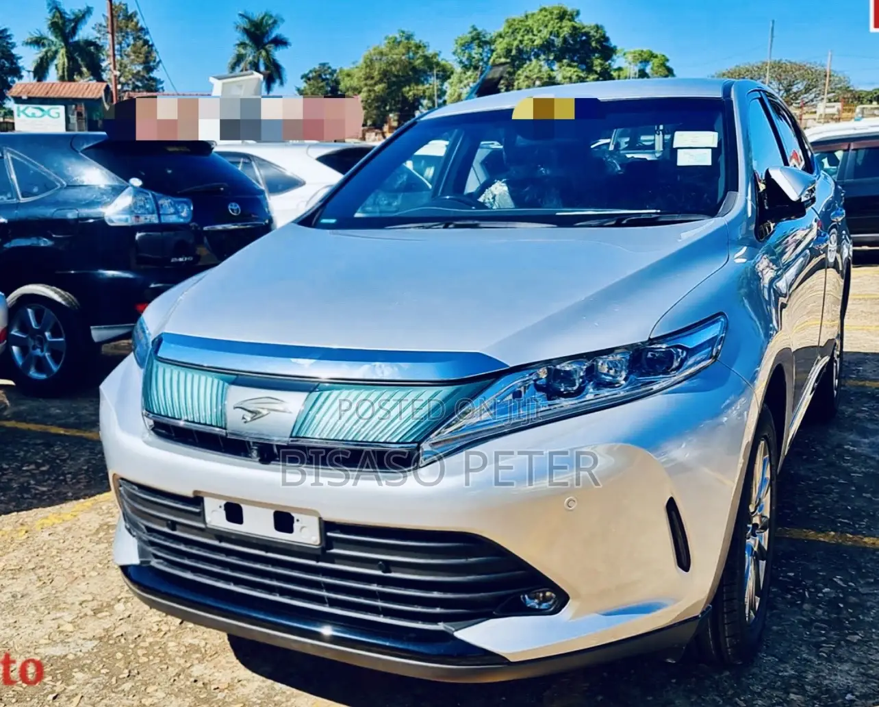 Toyota Harrier 2.0 2018 Silver
