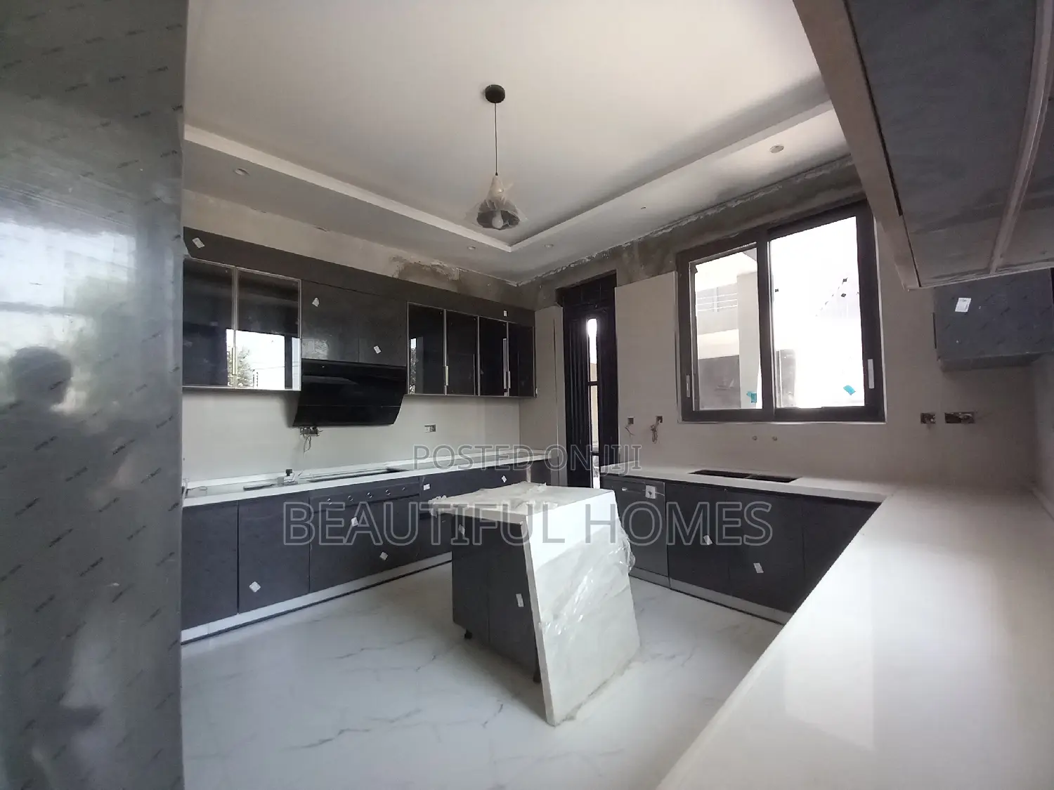 Furnished 6bdrm Mansion in Kyanja Rich, Central Division for sale