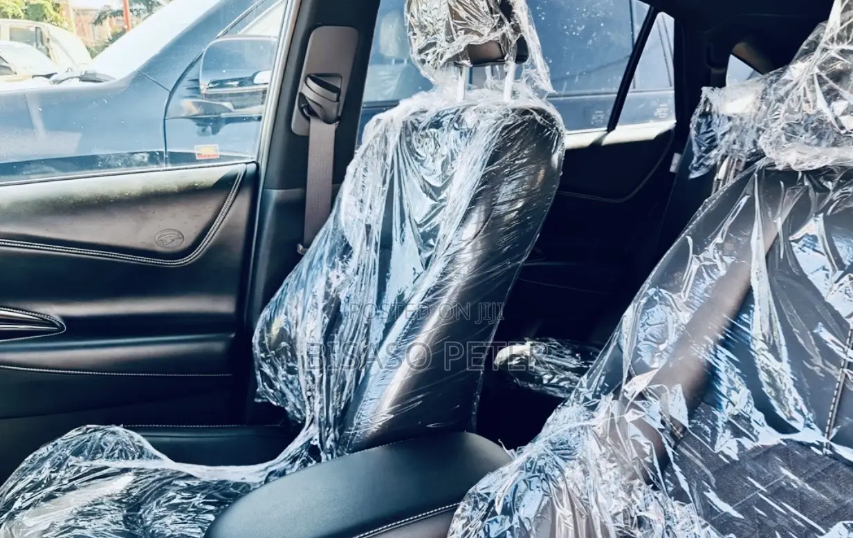 Toyota Harrier 2.0 2018 Silver