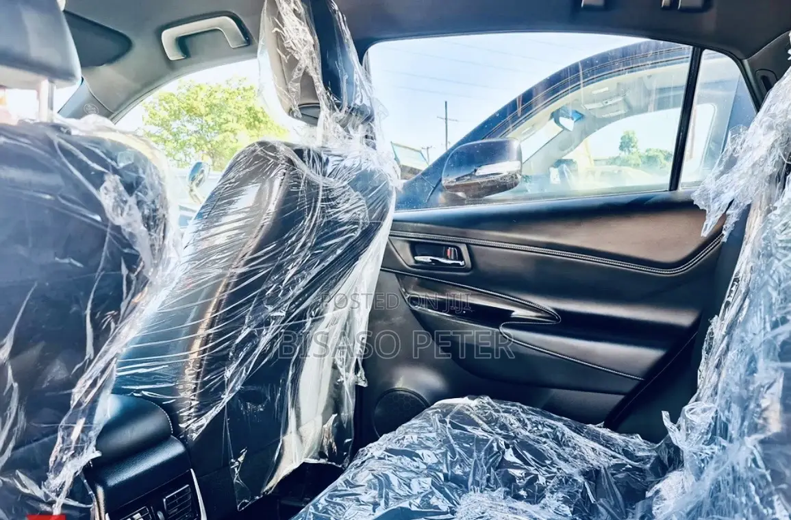 Toyota Harrier 2.0 2018 Silver