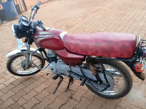 Bajaj Boxer 2023 Red