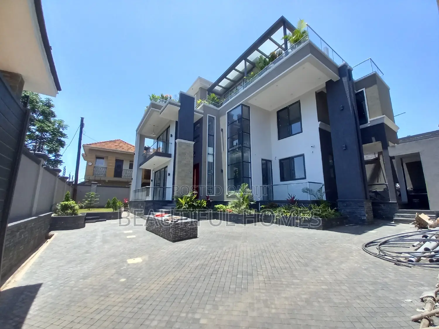 Furnished 6bdrm Mansion in Kyanja, Central Division for sale
