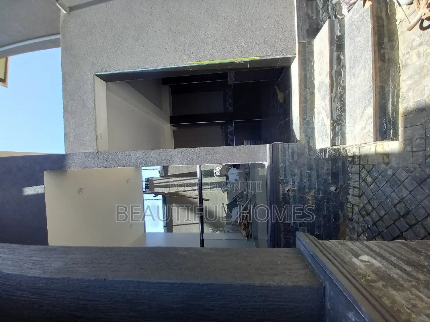 Furnished 6bdrm Mansion in Kyanja, Central Division for sale