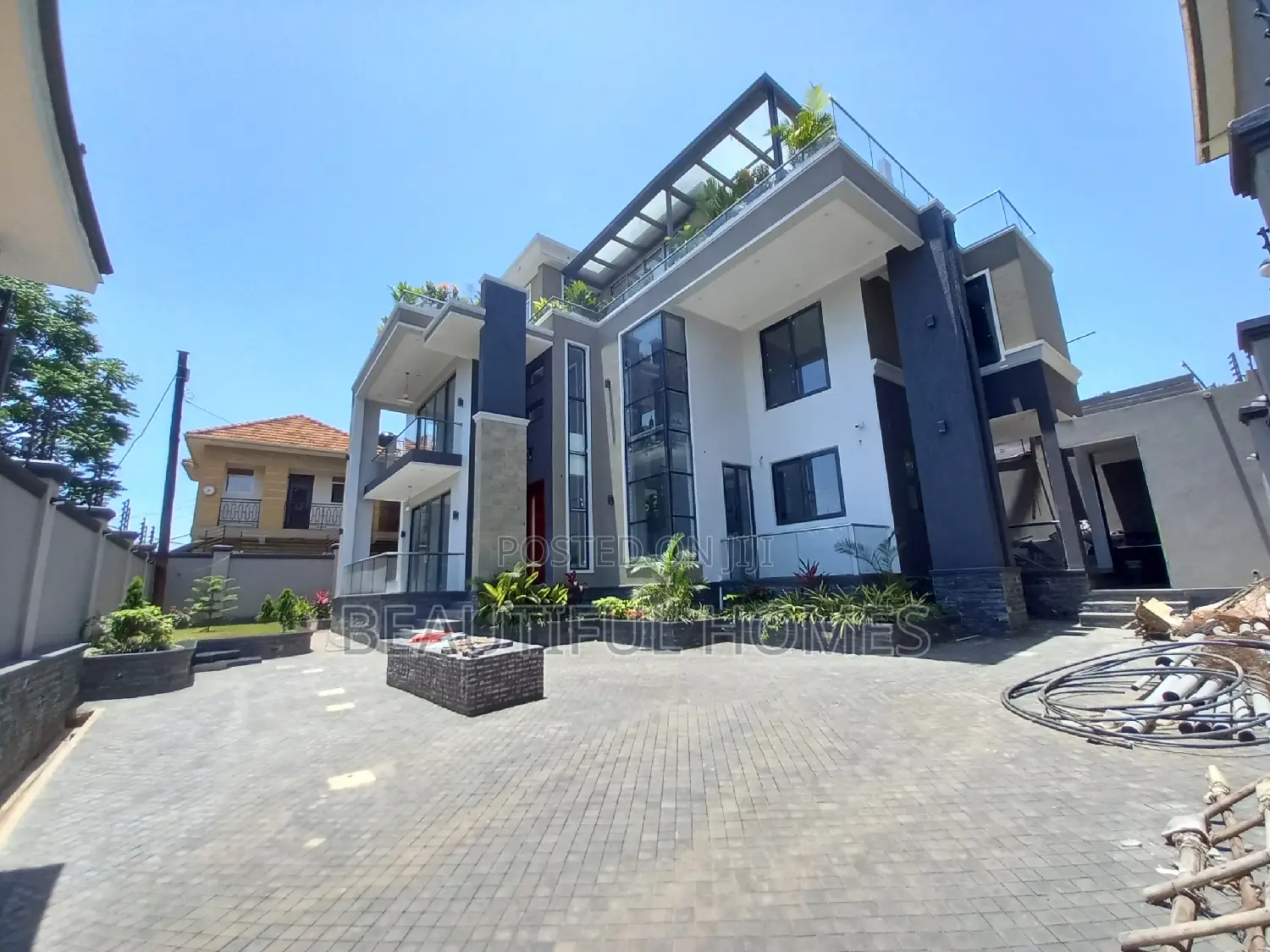 Furnished 6bdrm Mansion in Kyanja, Central Division for sale