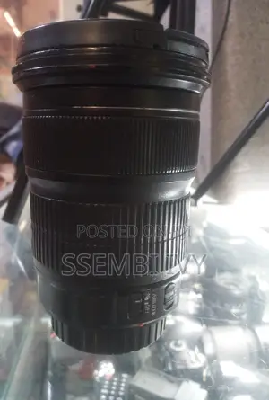 CANON 24-105mm Lens (Prof. Silver Lens)