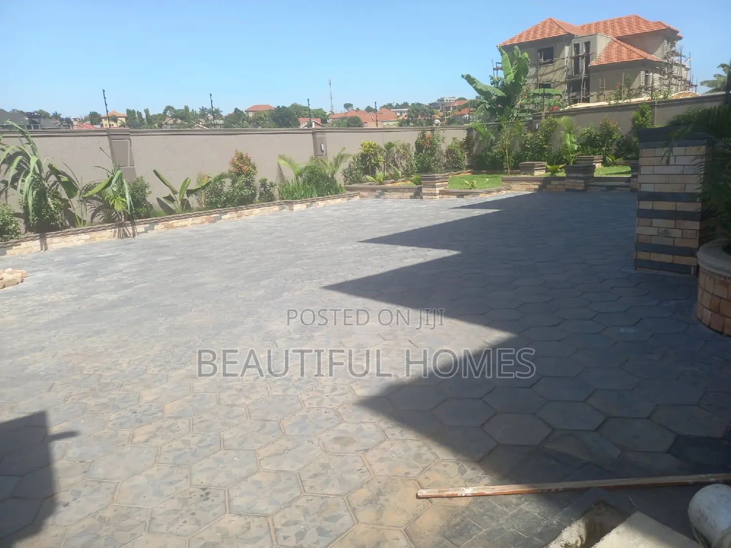 Furnished 7bdrm Mansion in Kisaasi, Nakawa for sale