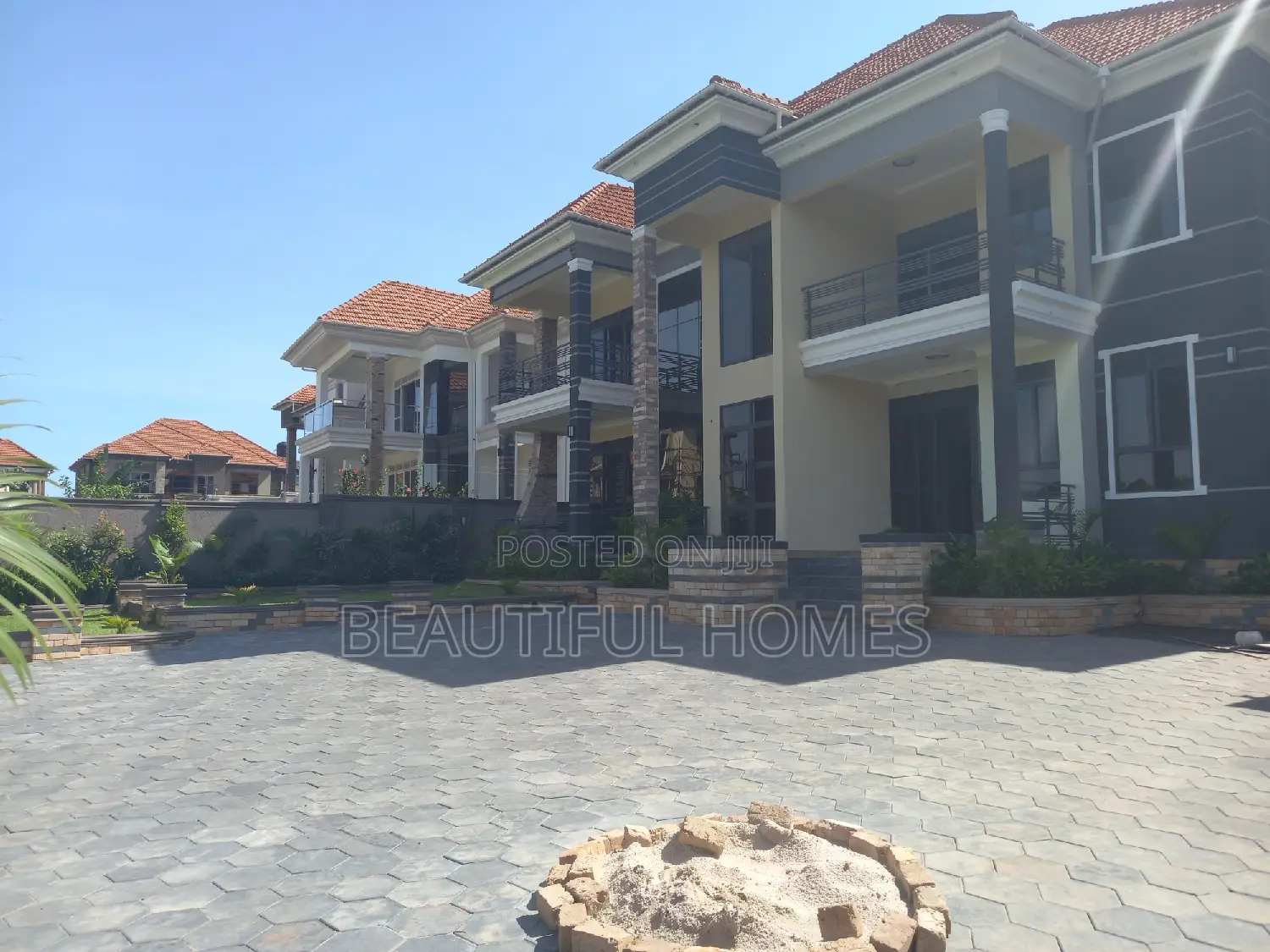 Furnished 7bdrm Duplex in Kisaasi, Central Division for sale