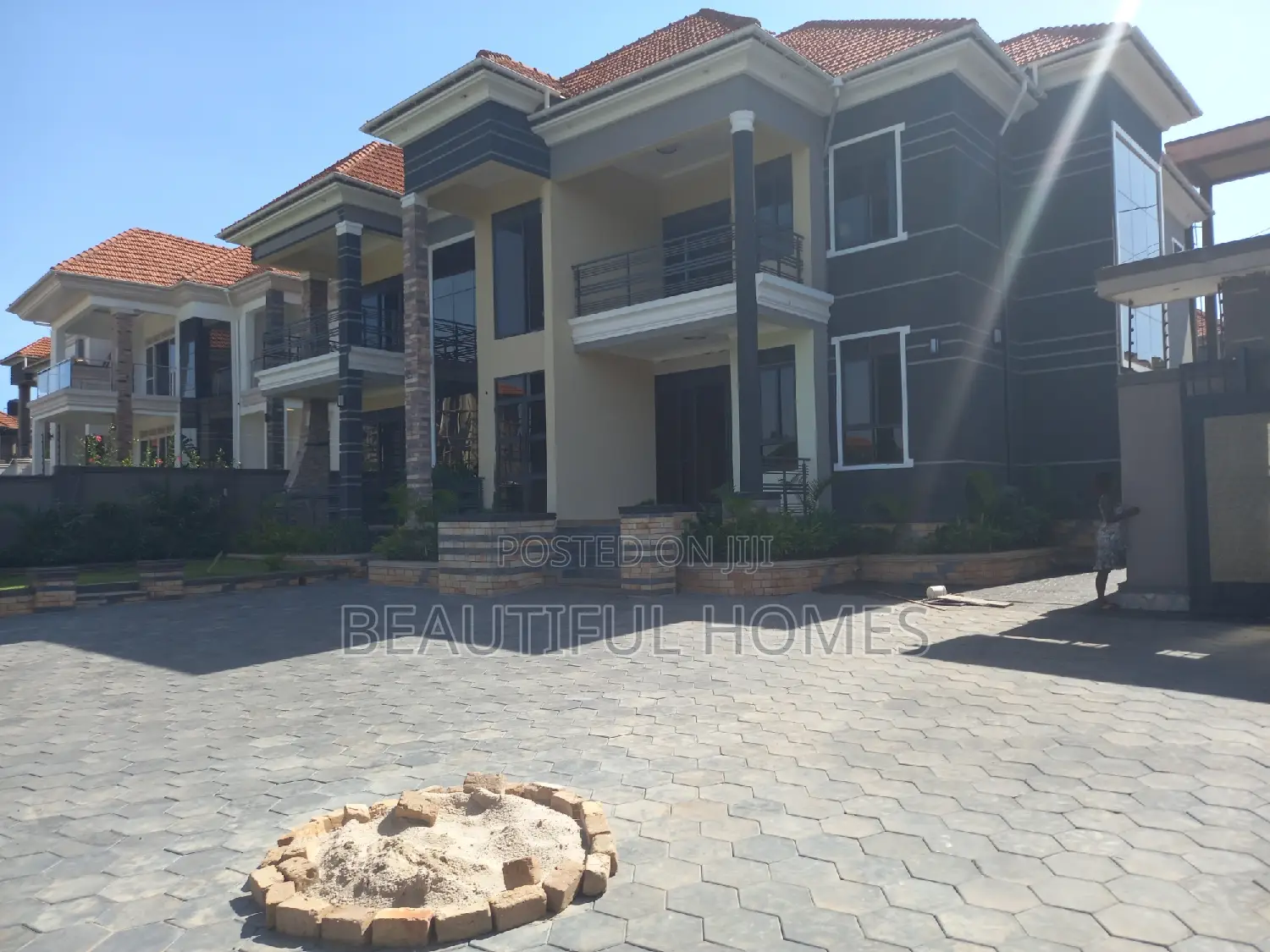 Furnished 7bdrm Mansion in Kisaasi, Central Division for sale
