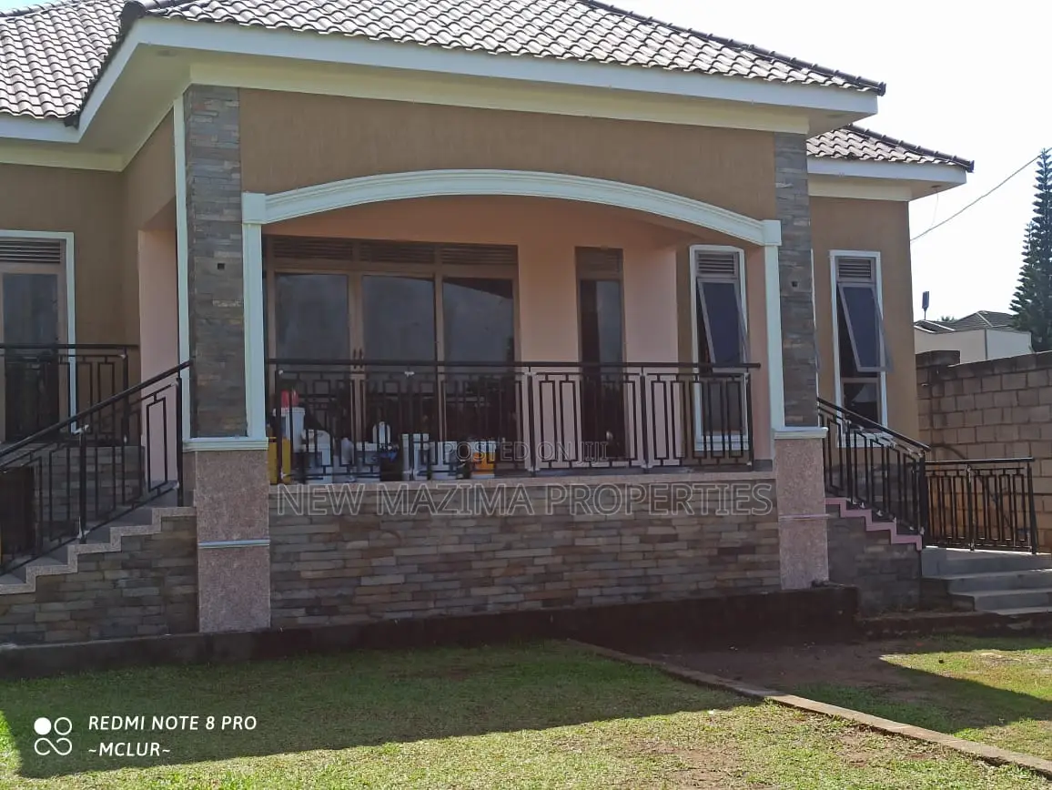 3bdrm Bungalow in Mutundwe Heights, Division A for sale