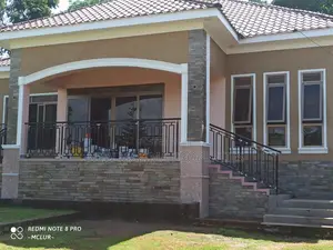 3bdrm Bungalow in Mutundwe Heights, Division A for sale