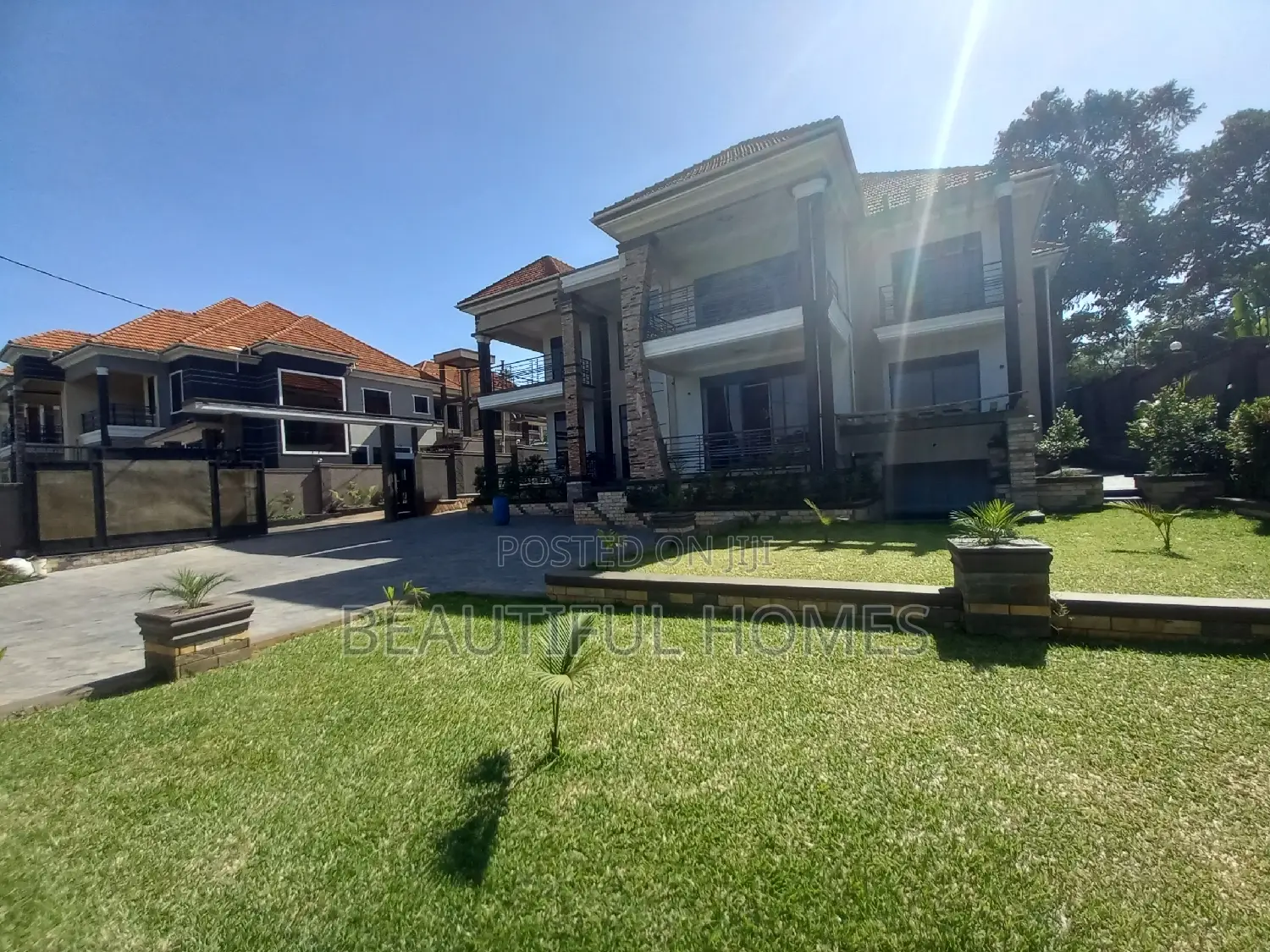 Furnished 7bdrm Mansion in Kisaasi, Central Division for sale