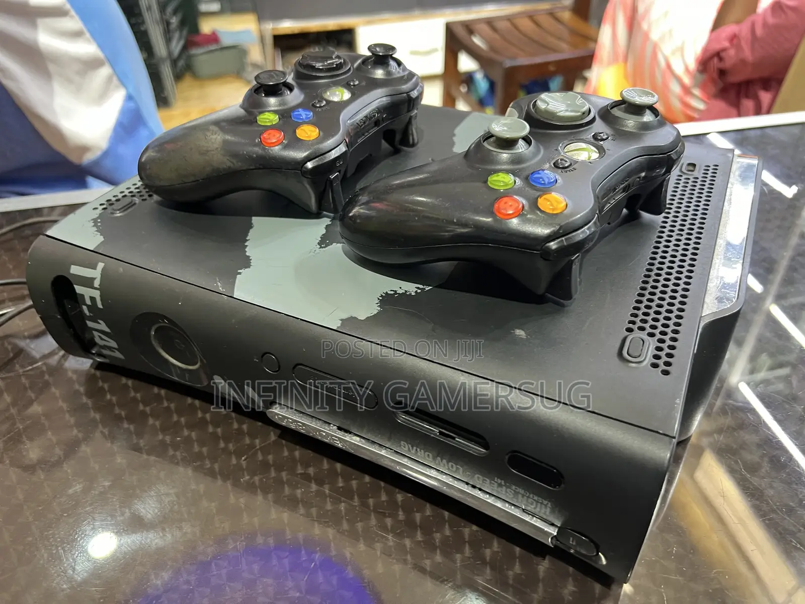 Chipped Xbox 360 With 10 Games