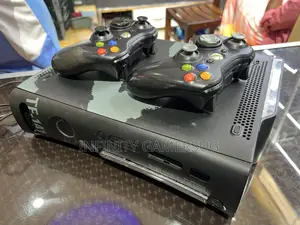 Chipped Xbox 360 With 10 Games