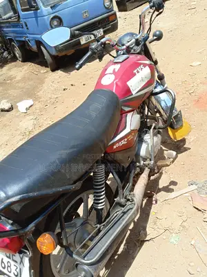 TVS HLX 125 2022 Red