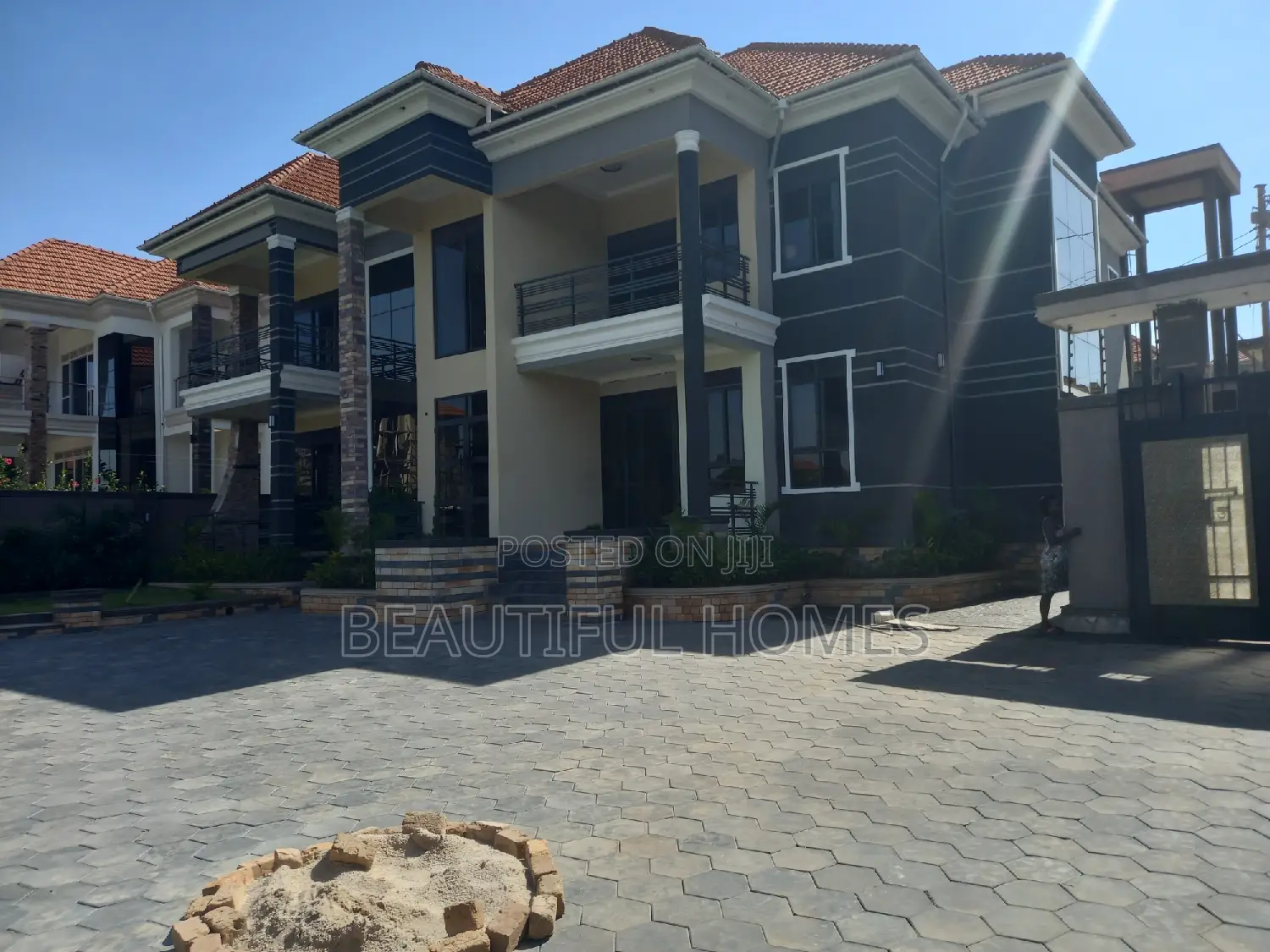 Furnished 7bdrm House in Kisaasi, Central Division for sale