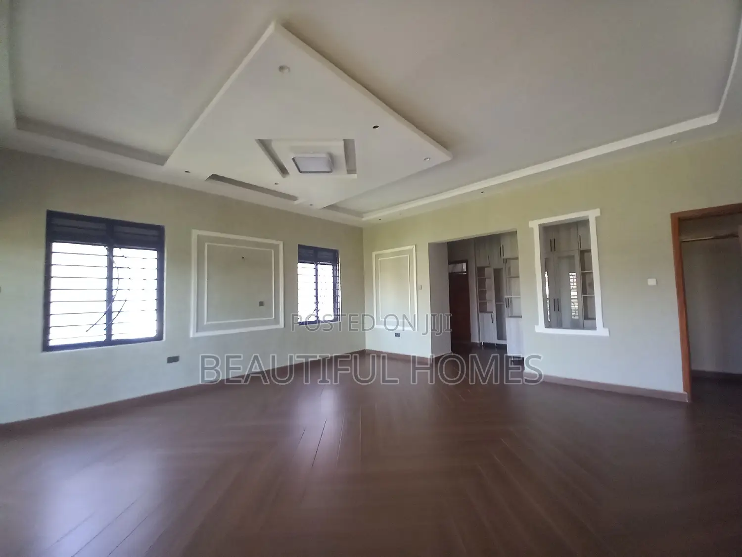 Furnished 7bdrm House in Kisaasi, Central Division for sale