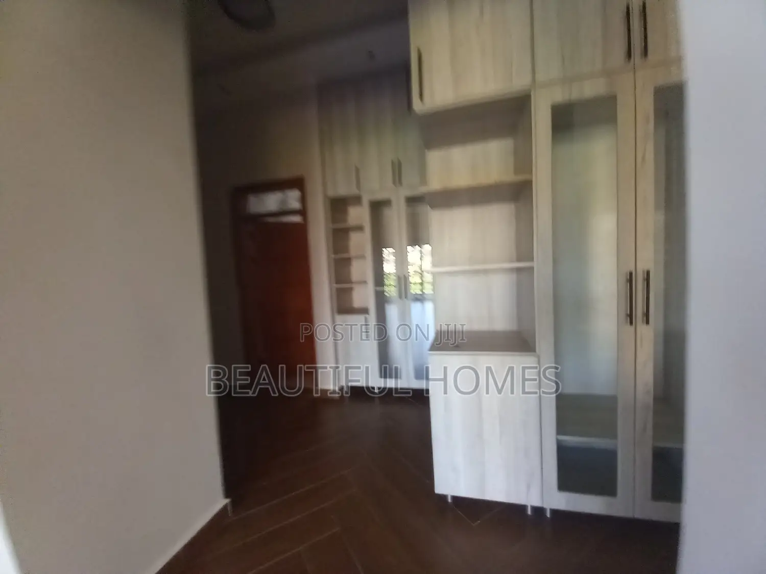 Furnished 7bdrm Mansion in Kisaasi, Central Division for sale