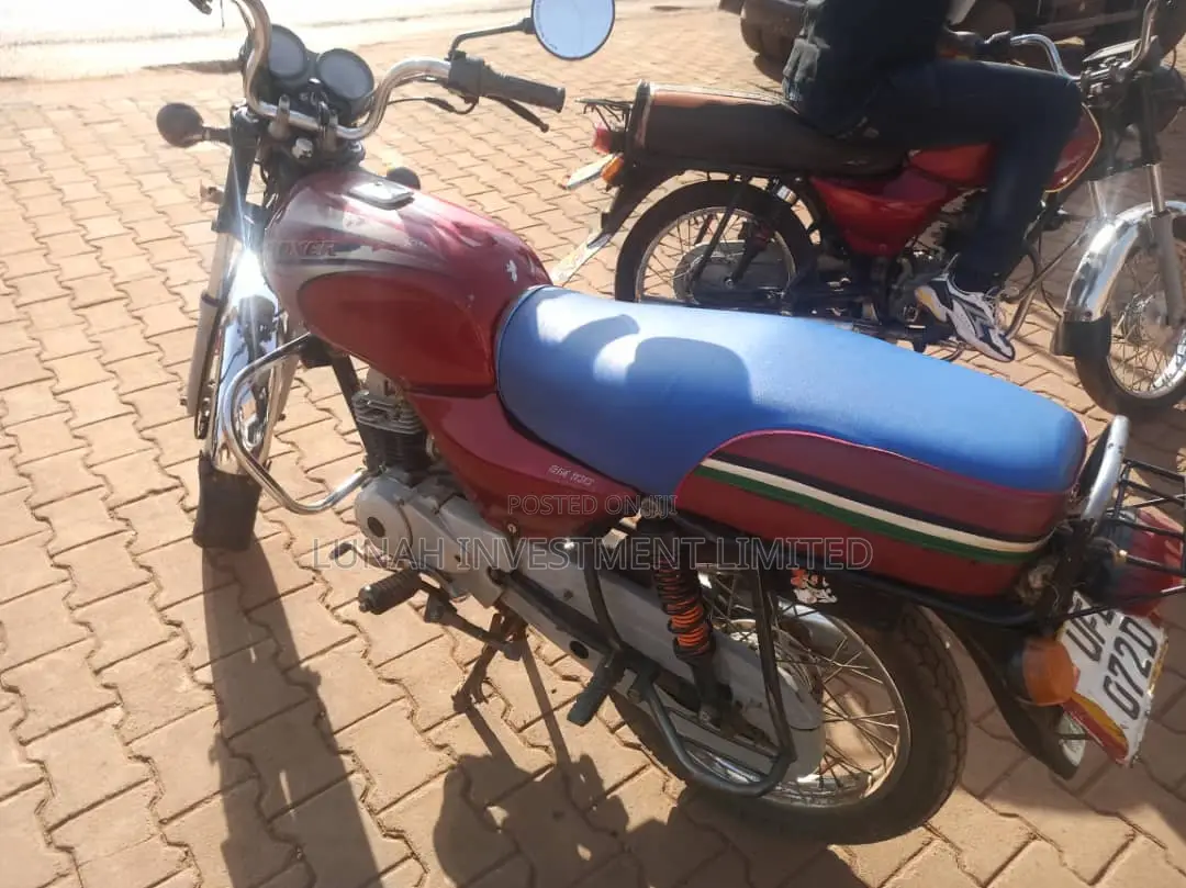 Bajaj Boxer 2017 Red