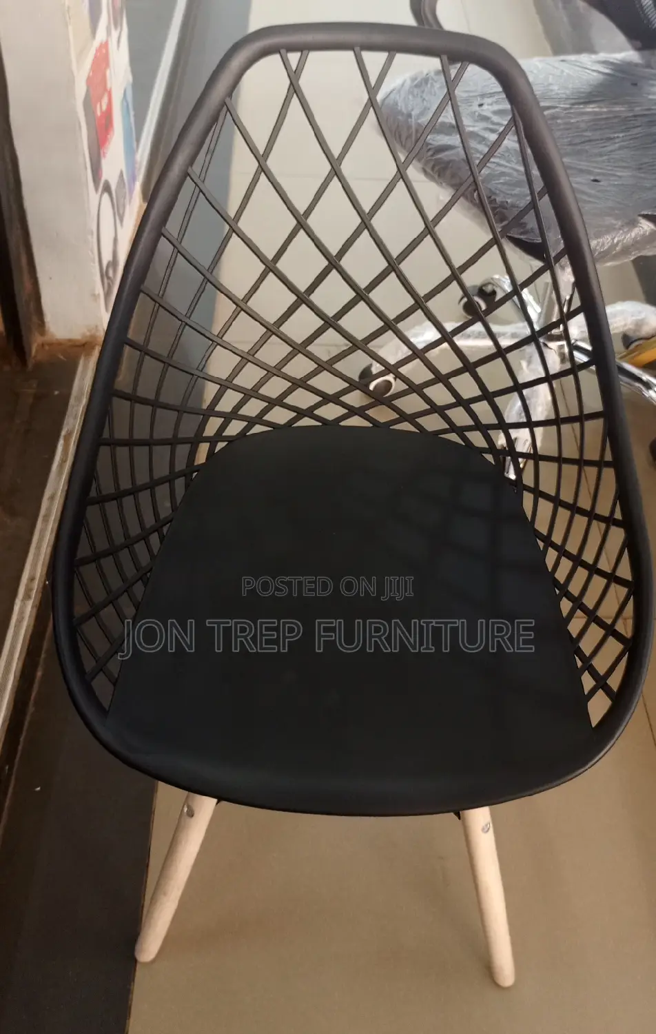 Caftarian Chair