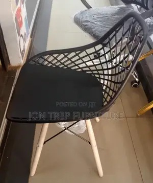 Caftarian Chair