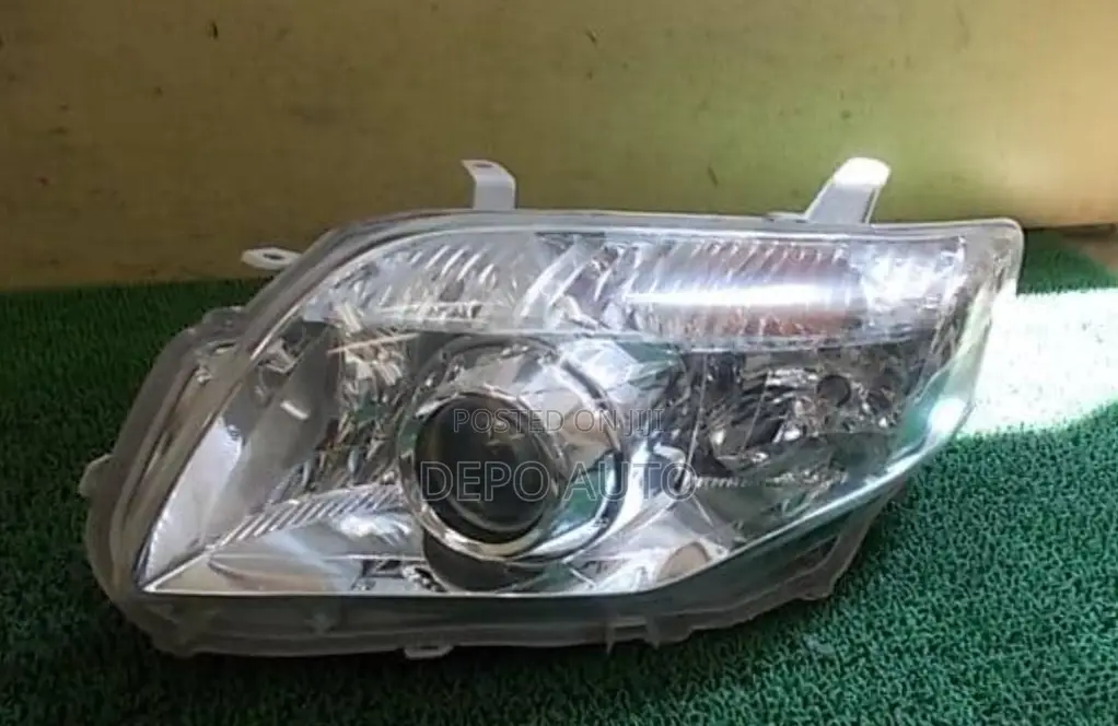 Headlamp Fielder 2010-