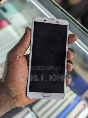 Photo - Sharp Aquos Sense SHV40 32 GB White