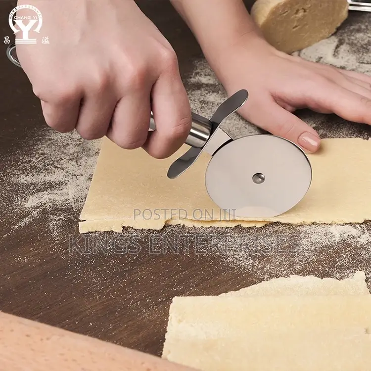 Handheld Pizza Cutter