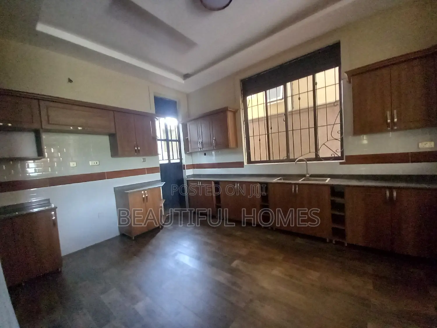 Furnished 6bdrm Mansion in Kisaasi, Nakawa for sale