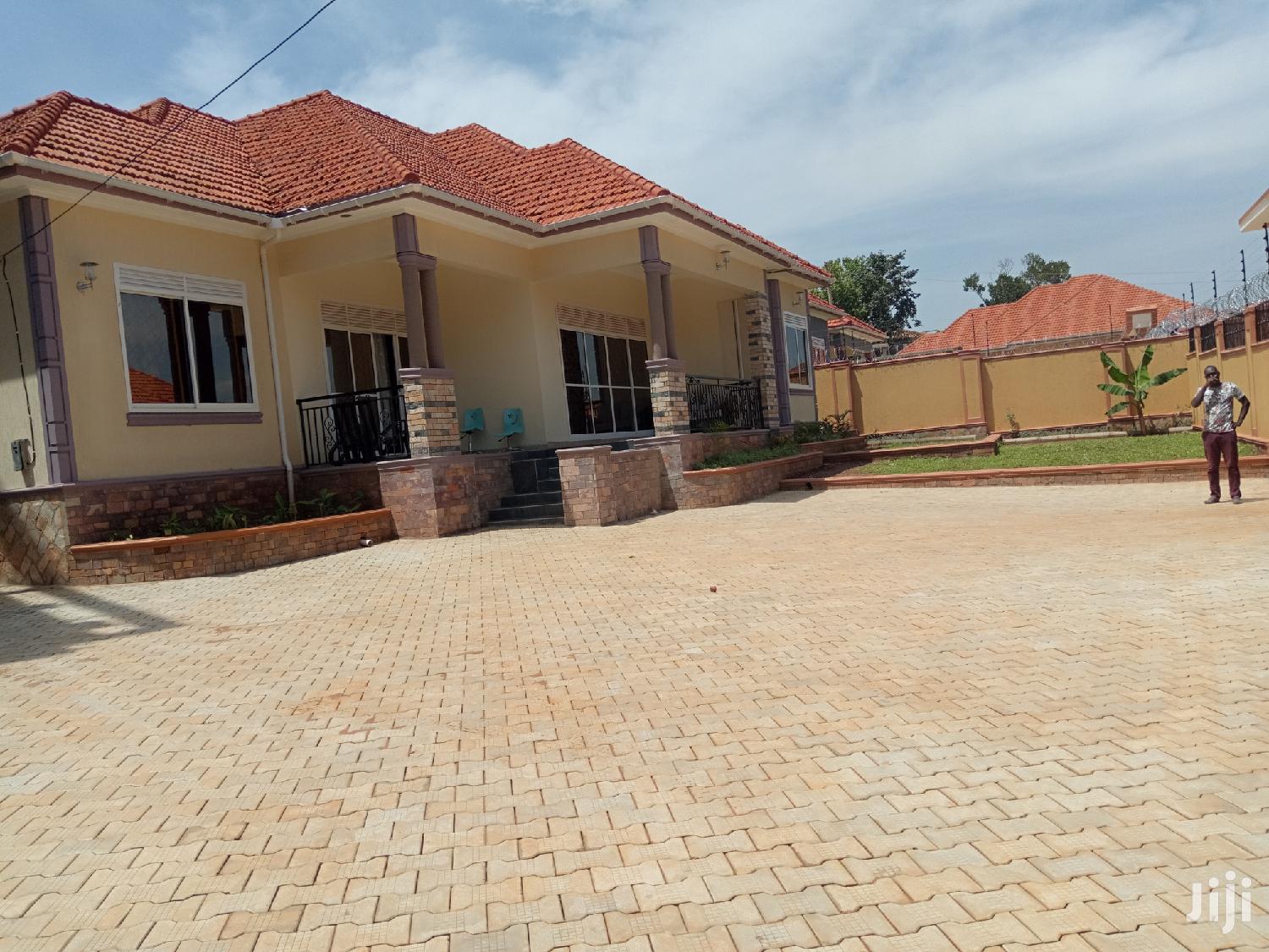 Kisaasi Gorgeous Mansion on Sell