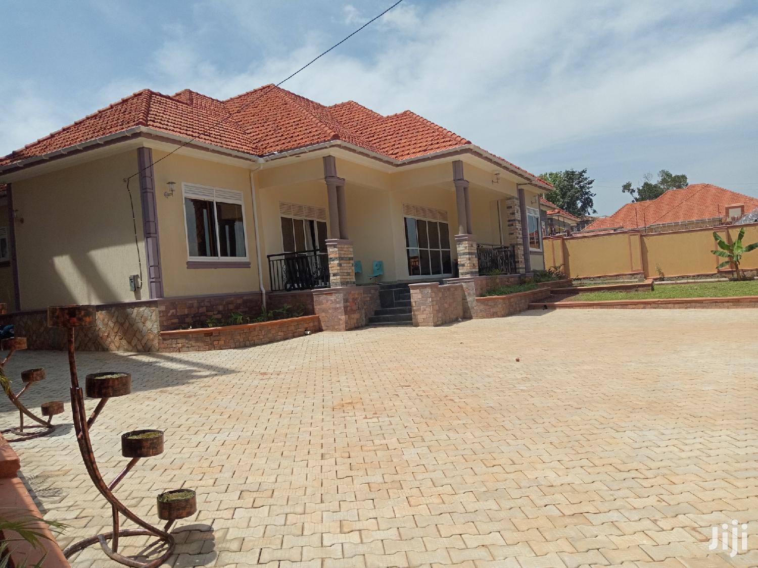 Kisaasi Gorgeous Mansion on Sell