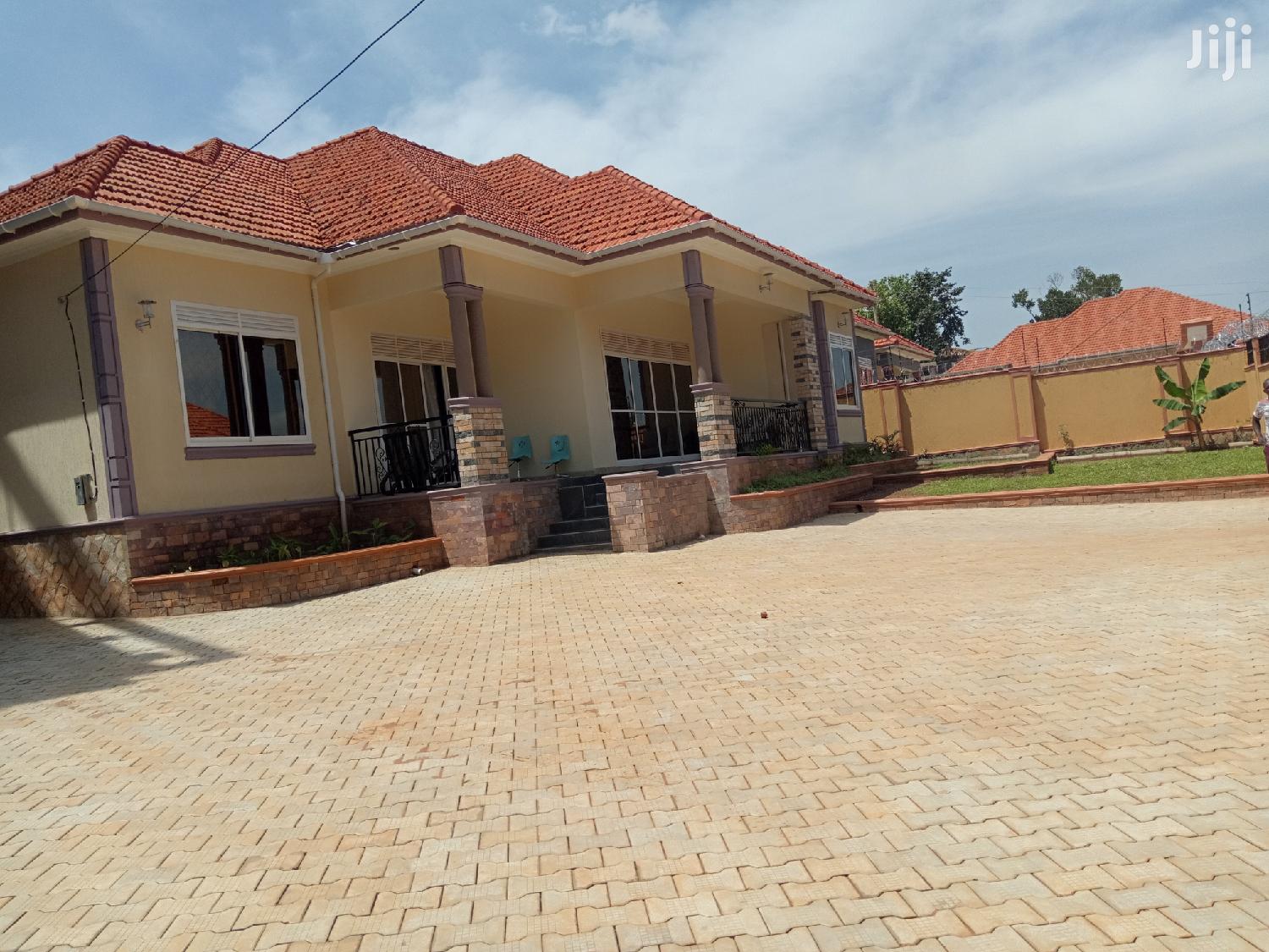 Kisaasi Gorgeous Mansion on Sell