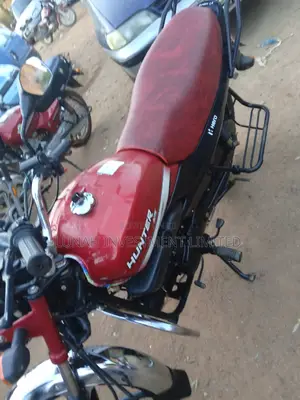Hunter Daytona 350cc 2022 Red