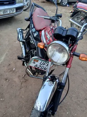 Hunter Daytona 350cc 2022 Red