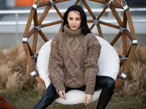 Photo - Women's Wool Sweaters With Free Size