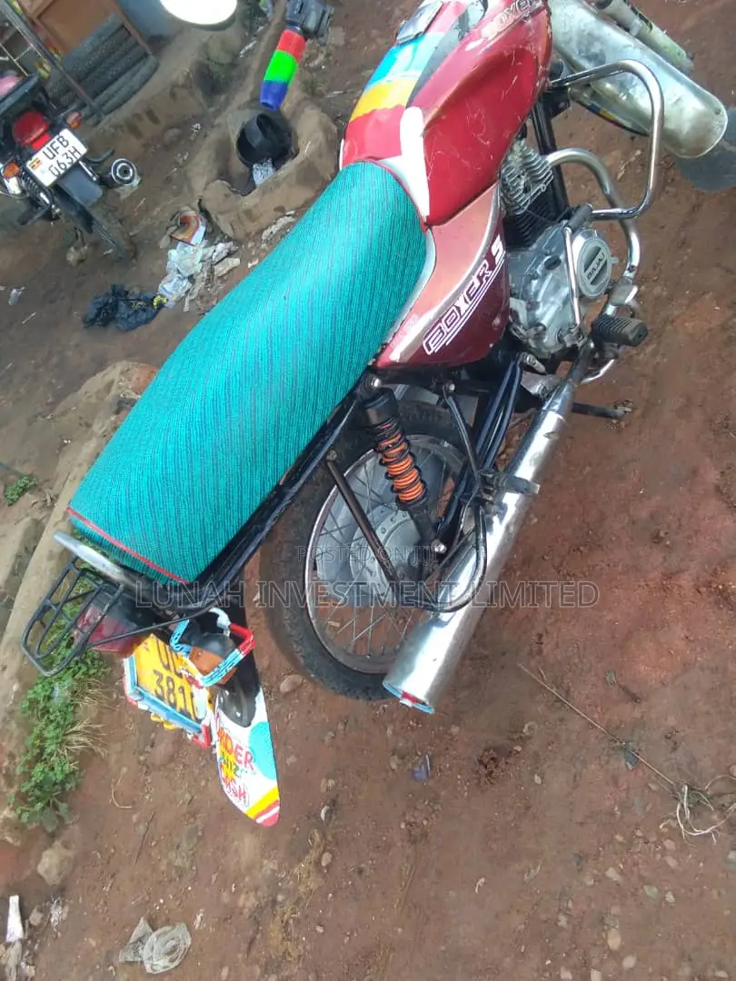 Bajaj Boxer 2024 Red
