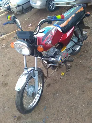 Bajaj Boxer 100 2016 Red