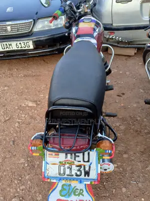 Bajaj Boxer 100 2022 Red