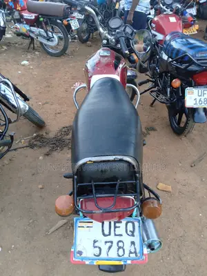 Bajaj Boxer 2022 Red