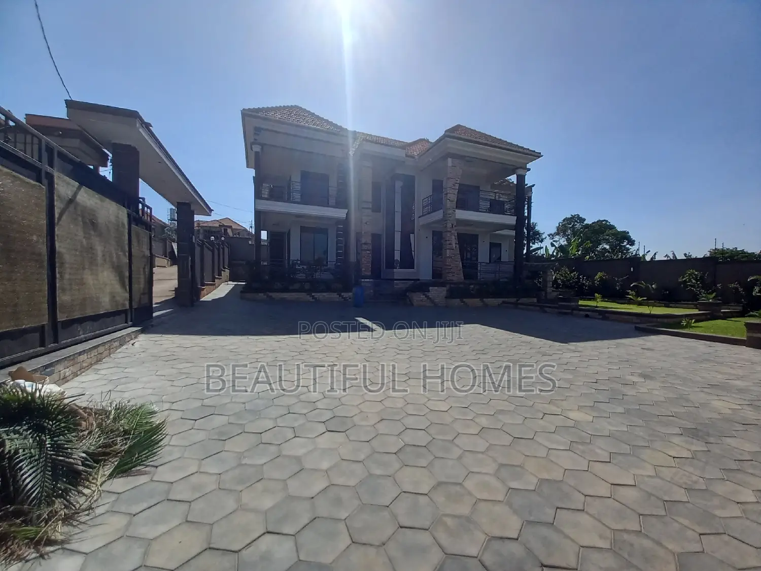 Furnished 7bdrm Mansion in Kisaasi, Nakawa for sale