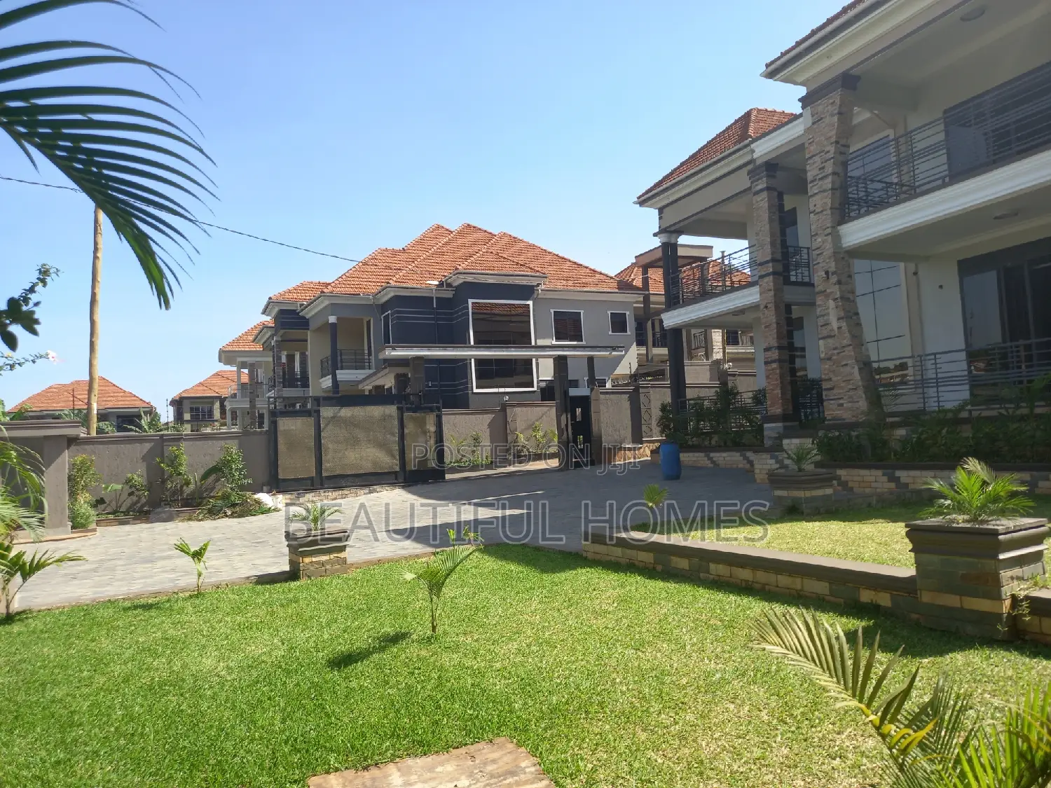 Furnished 7bdrm Mansion in Kisaasi, Nakawa for sale