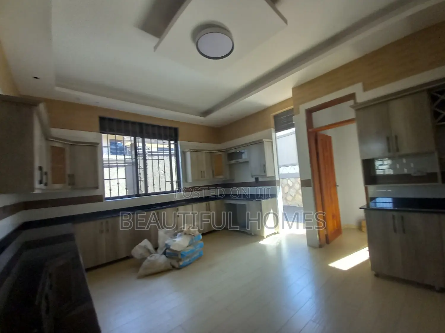 Furnished 7bdrm Duplex in Kisaasi, Nakawa for sale
